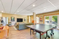 'Owl's Nest' Pet-Friendly Cabin w/ Private Hot Tub - 3-Star