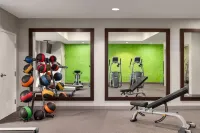 La Quinta Inn & Suites by Wyndham Arlington North 6 Flags Dr - Gym
