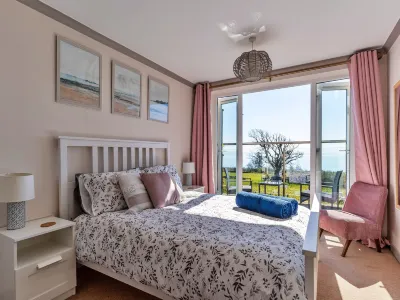 House in Mynytho with Sea & Mountain Views Hotels in 