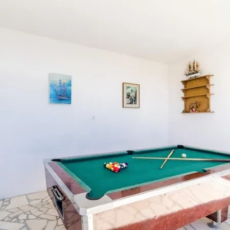 Apartments Knego - Comfort One Bedroom Apartment with Balcony and Sea View