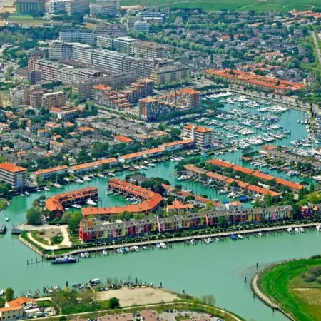 Relaxing Coastal Stay in Lido Altanea