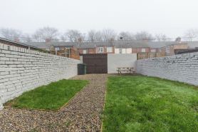 Hawthorn House-Sleeps 4-Pet Friendly-Parking