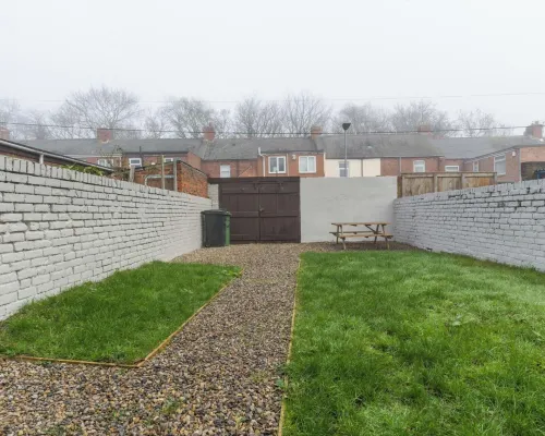 Hawthorn House-Sleeps 4-Pet Friendly-Parking Hotels in Ashington