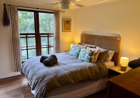 Cosy Cabin in Ancient Rainforest Barrington Tops Отели в г. Дангог