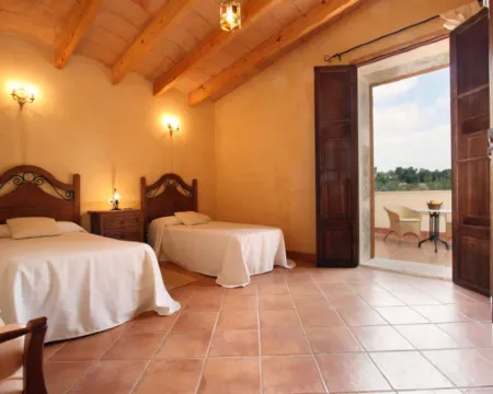 Country House Mallorca with Pool & Views Hoteles en Búger