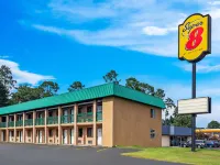 Super 8 by Wyndham Columbia SC / Ft. Jackson Hotel berhampiran Kubu Jackson