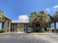 Travelodge by Wyndham San Antonio Lackland AFB North Hotels near Acme Park