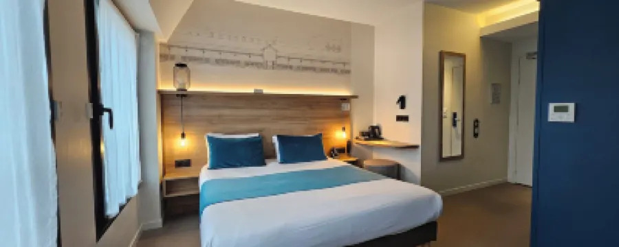 Hôtel des Halles Hotels near ESC Dijon