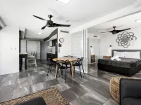The Beach Retreat Coolum Hotels in Coolum Beach
