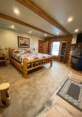 Beautiful Private Luxury Cabin with Hot Tub