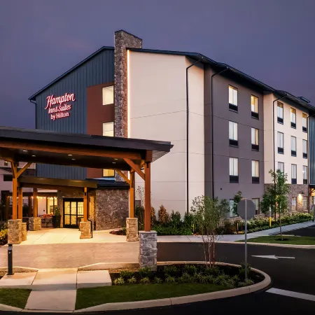 HAMPTON INN AND SUITES BY HILTON INTERCOURSE