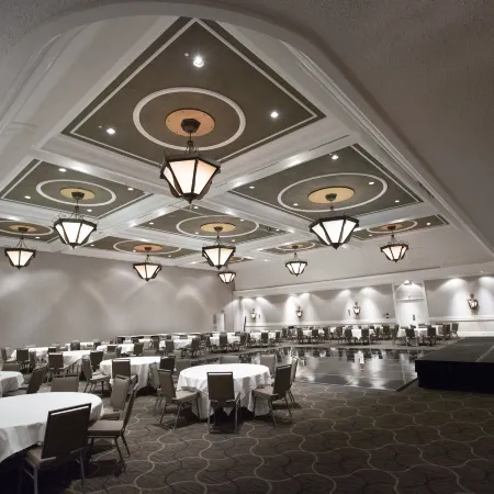 InterContinental Hotels SAINT PAUL RIVERFRONT by IHG