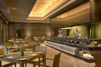 The Lalit Mangar - parking