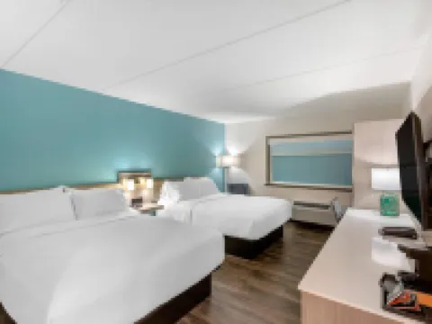 The Harborview on Lake Michigan, Ascend Hotel Collection Hotels in Ozaukee County