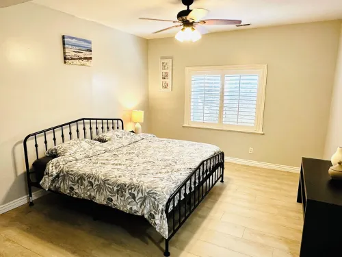 Charming spacious 2-bed 2-bath guest suite in family friendly South Jordan