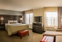 ステイブリッジ スイーツ シェレヴィル by IHG レイク・カウンティーのホテル