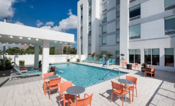 Home2 Suites by Hilton Ft. Lauderdale Airport-Cruise Port