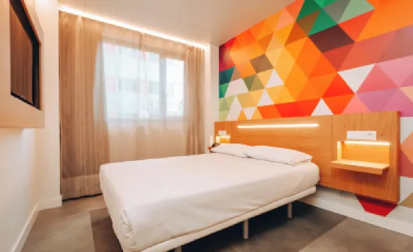 Vértice Roomspace Hotels near Los Espartales