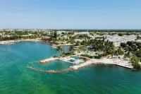 Courtyard Faro Blanco Resort