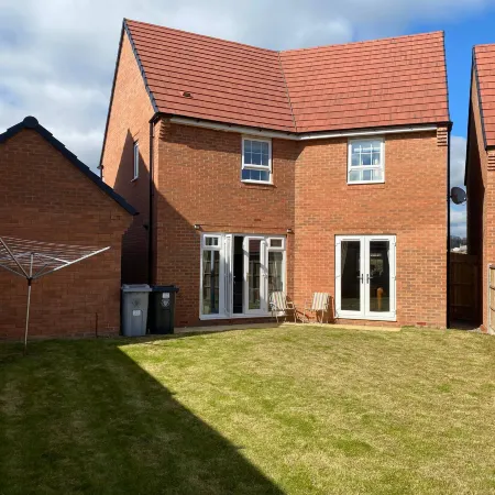 Comfortable 5 - Guest Abode - In Quiet Village