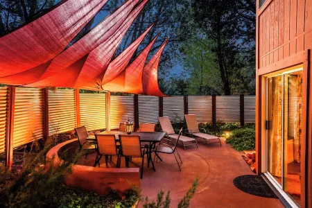 Sedona. Hot Tub, Outdoor Shower, New Sauna. Newly Renovated August 2025!