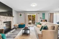 Ultimate Poconos Family Escape! Games, Firepit, Theater Vibes & More فنادق في Tobyhanna Township