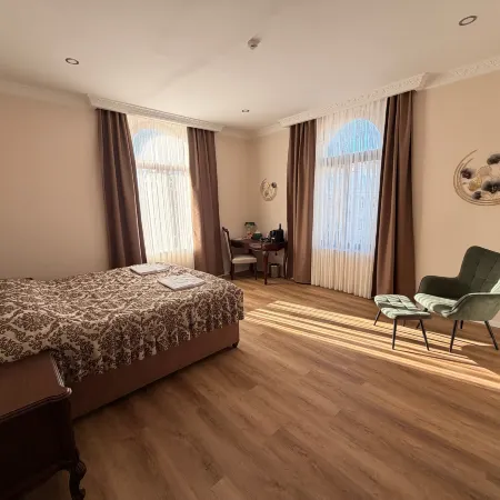 Promenaden Hotel