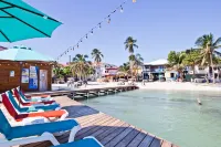 Sandbar Beachfront Hostel & Restaurant Hotels in San Pedro