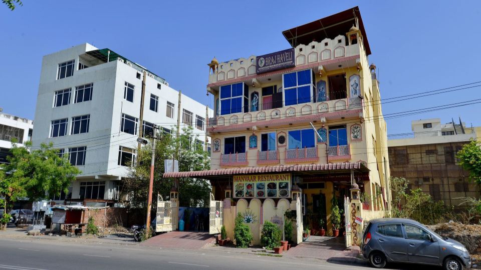 OYO 13096 Braj Haveli