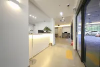 Hound Hotel Gimhae Samgye - 3-Star