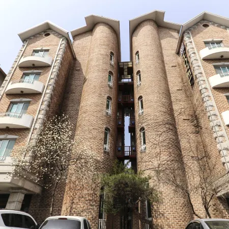 Yangju Star Hotel Отели рядом с достопримечательностью «Стадион Ыйджонбу»