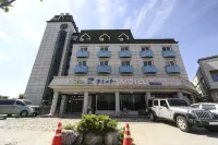 Korea Hotel Gangneung ソンジュ図書館周辺のホテル
