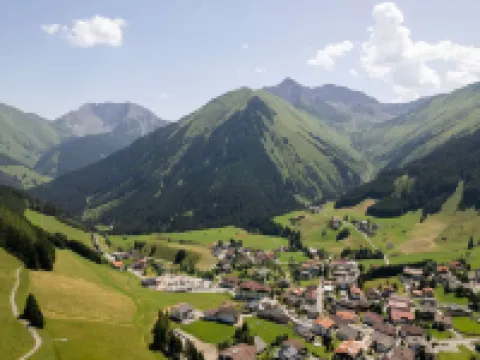 Chalet in Berwang with Ski-in/Ski-Out Access Ξενοδοχεία στην πόλη Berwang