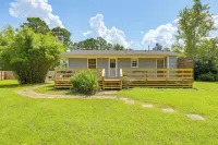 3 Mi to Beach: Pawleys Island Cottage - Boutique
