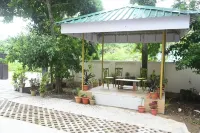Aashirvaad Bed And Breakfast Homestay Hotels near Netaji Subash Chandra Bose Memorial