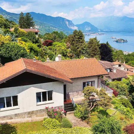 Charming home with stunning lake views