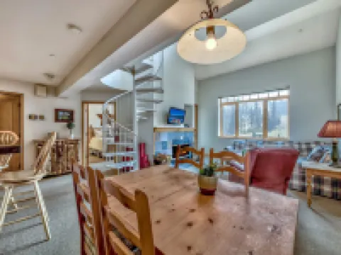 Luxury 2Br + Loft, Lodge at Kirkwood Unbeatable Location 2 Bedroom Condo by RedAwning Hotels in Kirkwood