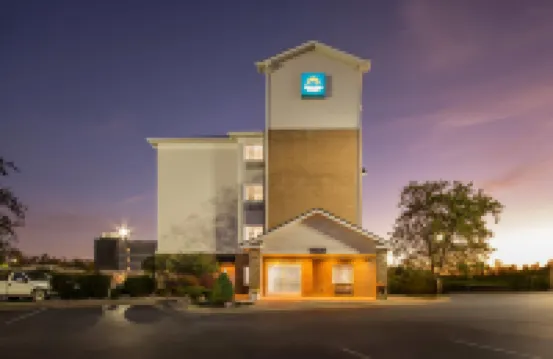 Birch Hill Suites Clarksville-Louisville North