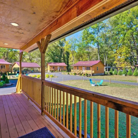 5 Mi to Dtwn: Bryson City Cabin w/ Resort Perks!