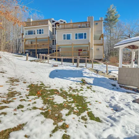 Walk to Ski Shuttle! Mountainside Resort Condo
