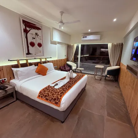 Ikonic Hotel - Bhushi Dam Lonavala