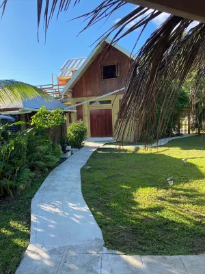 Magical  2-bedroom villa in perfect San San with AC, WiFi Hotels in 