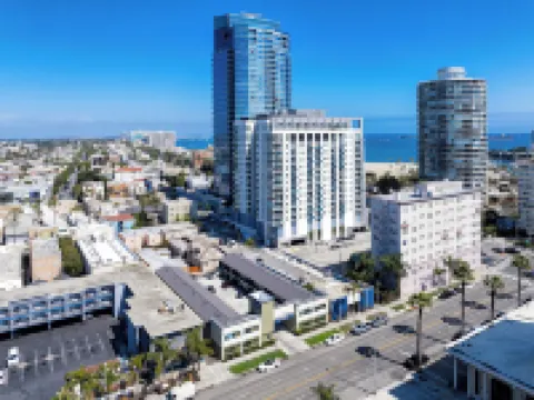 Inn at 50 - Long Beach Convention Center