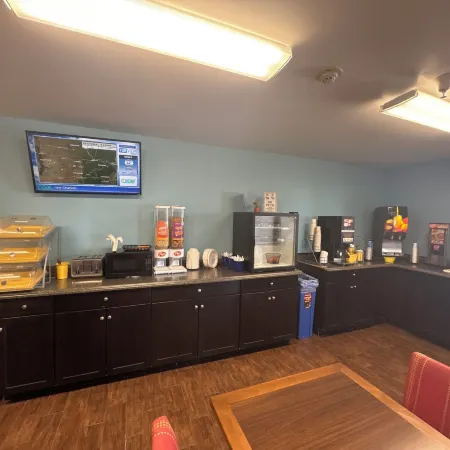 Days Inn by Wyndham Salina I-70