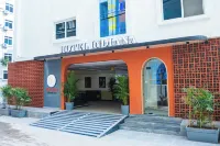 Hotel Indiana Hitech City Hotel berhampiran Kuil Calvary