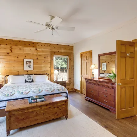 Family-Friendly Jasper Cabin with Deck!