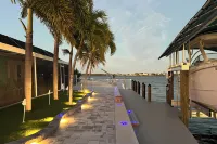 Matlacha Waterfront Retreat: Dock & Hot Tub! - Wifi