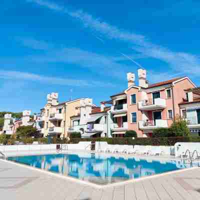 Apartment with pool access Fitness & Recreational Facilities
