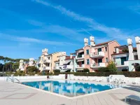 Apartment with pool access