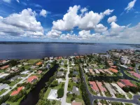 CHARMING! 3-bedroom house with Pool, WiFi, AC in marvelous Fort Myers near beach Hotels in Iona